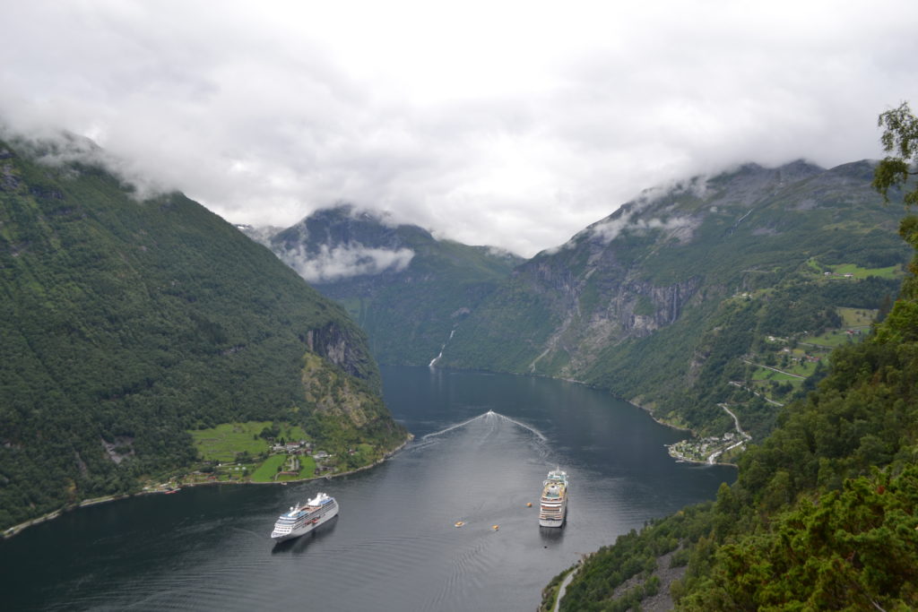 Rédaction d'un article de blog sur le Geirangerfjord en Norvège